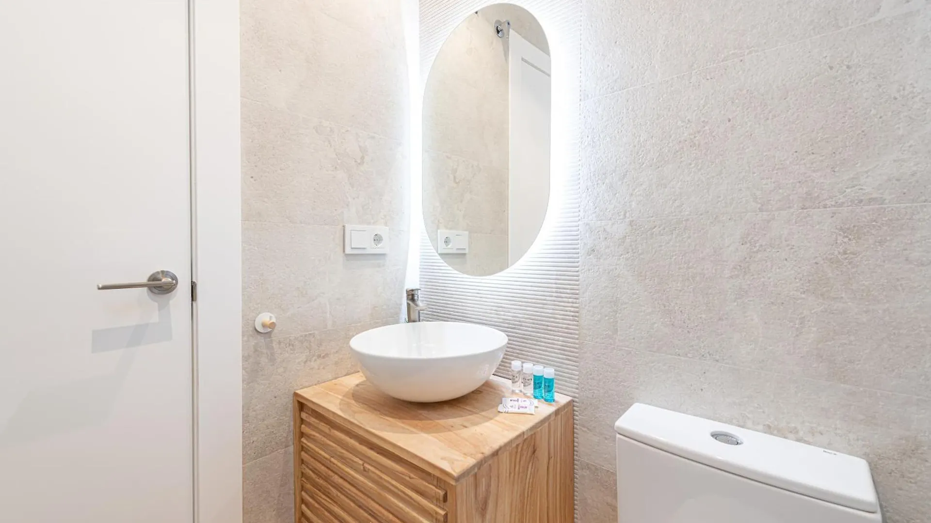 Wintowinrentals Goleta Suites 2B Malaga