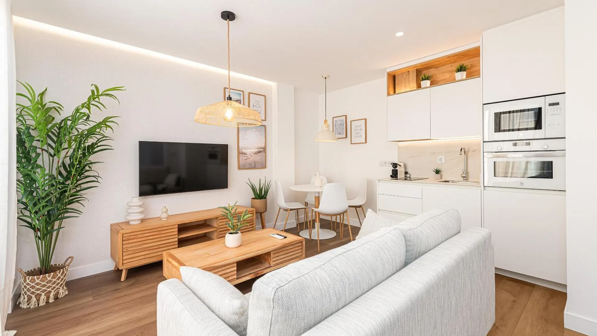 Wintowinrentals Goleta Suites 2B Malaga Apartment