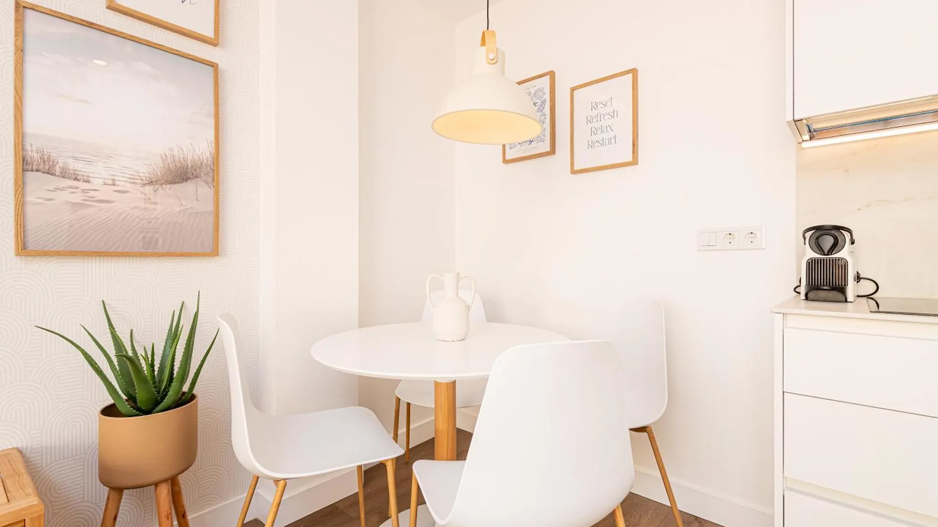 Wintowinrentals Goleta Suites 2B Malaga Apartment